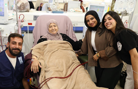 Youth Volunteers Bring Moments of Hope to Kidney Dialysis Patients